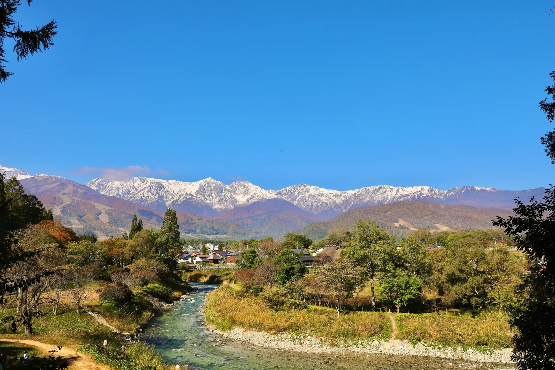 Oide Bridge autumn foliage Hakuba