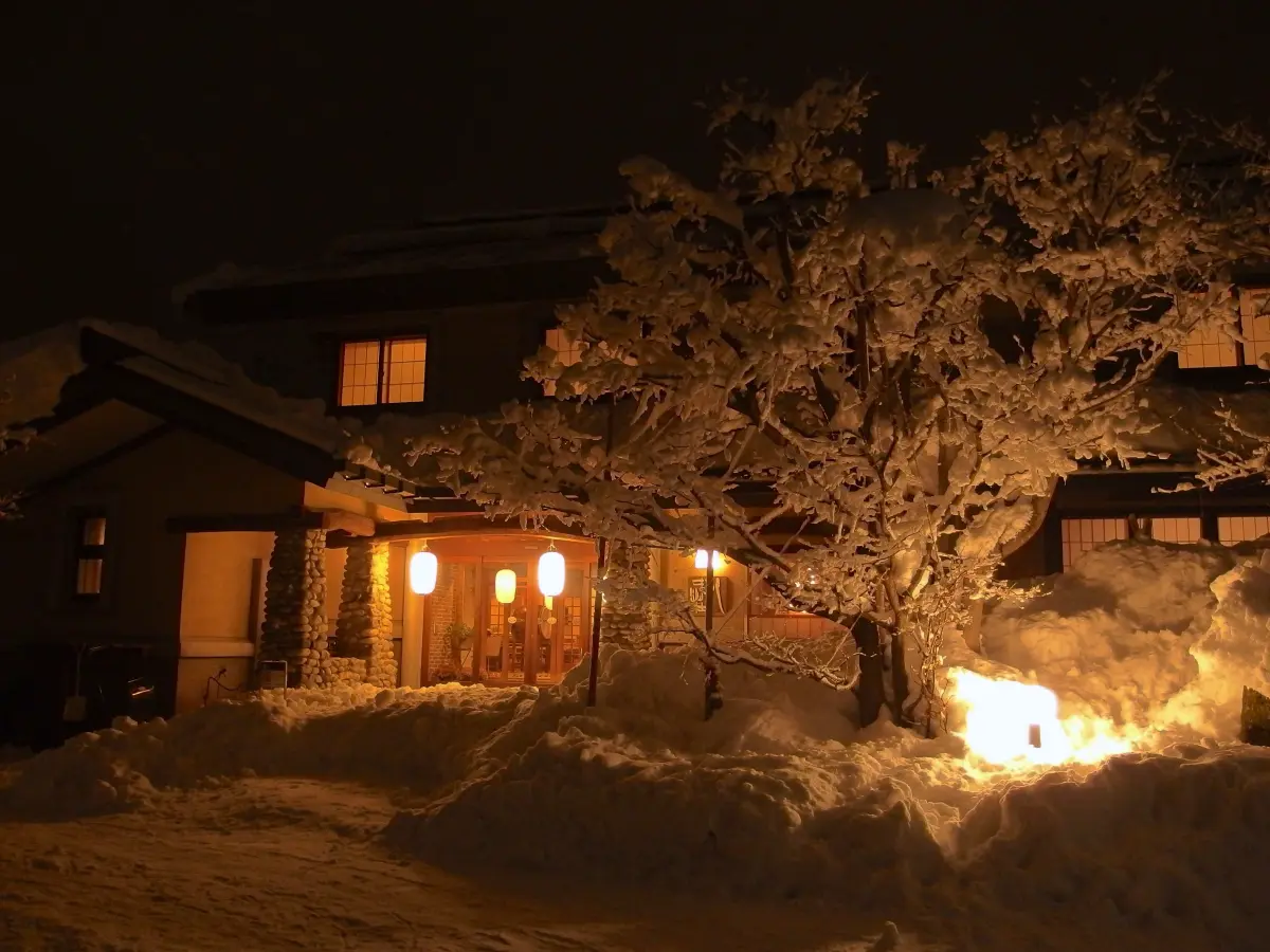 Shiroumaso Ryokan Hakuba - Winter Exterior